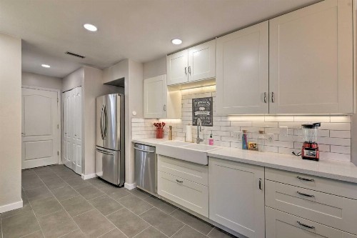 Modern Flagstaff Home with BBQ Walk Downtown! - image 9