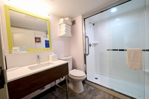 Hampton Inn Flemington - image 11
