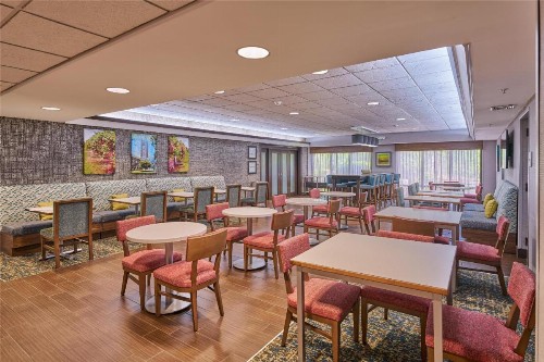 Hampton Inn Flemington - image 15
