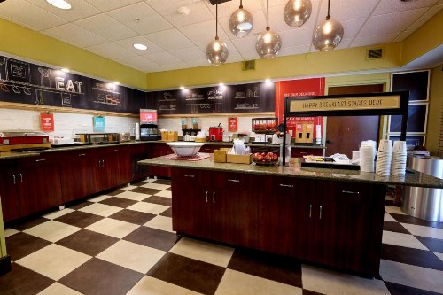 Hampton Inn Flemington - image 6