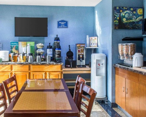 Paramount Inn - image 10
