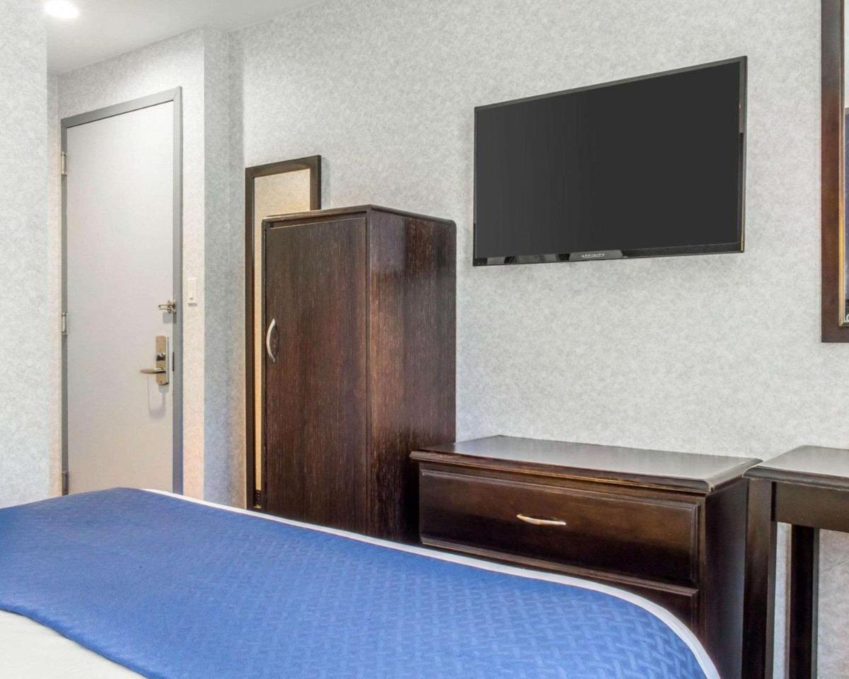 Paramount Inn - image 2