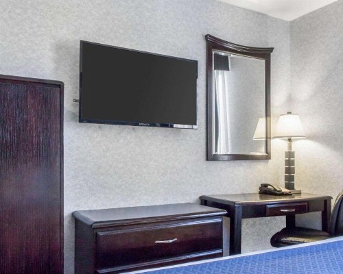 Paramount Inn - image 8