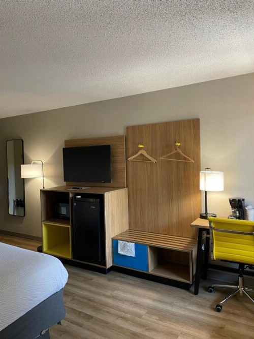 Days Inn by Wyndham Florence Near Civic Center - image 24