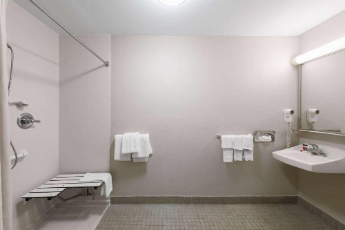 Days Inn by Wyndham Florence Near Civic Center - image 33
