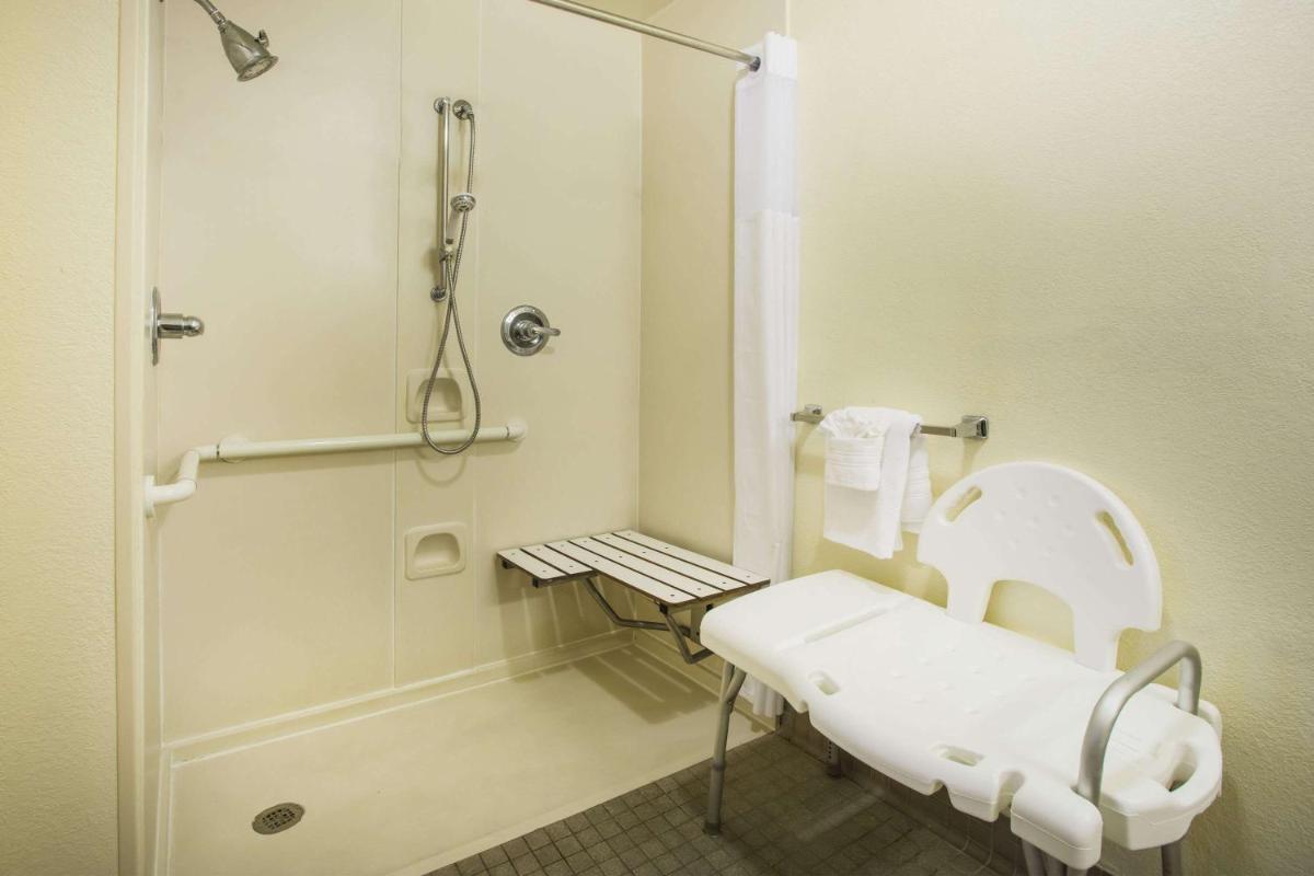 Days Inn by Wyndham Florence Near Civic Center - image 7