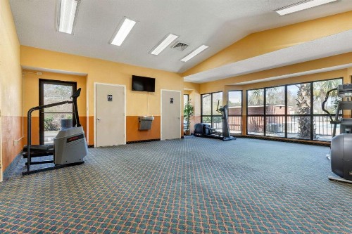 Econo Lodge Florence - image 11
