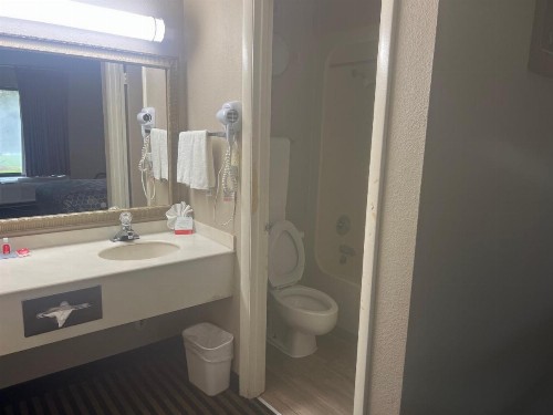 Econo Lodge Florence - image 27