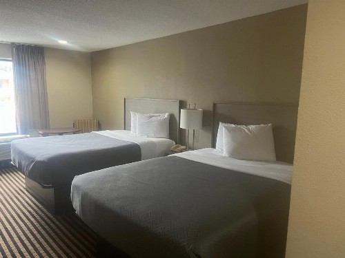 Econo Lodge Florence - image 37