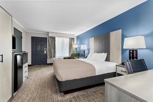 Quality Inn & Suites Civic Center - image 11