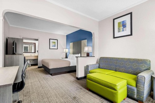 Quality Inn & Suites Civic Center - image 17