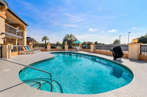 Quality Inn & Suites Civic Center - image 18