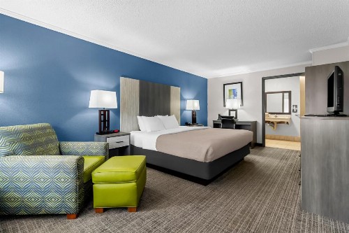 Quality Inn & Suites Civic Center - image 35