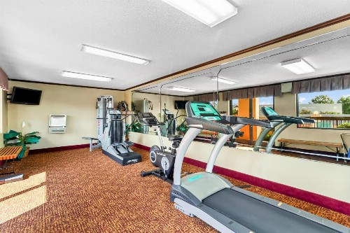Quality Inn & Suites Civic Center - image 45