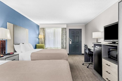 Quality Inn & Suites Civic Center - image 46