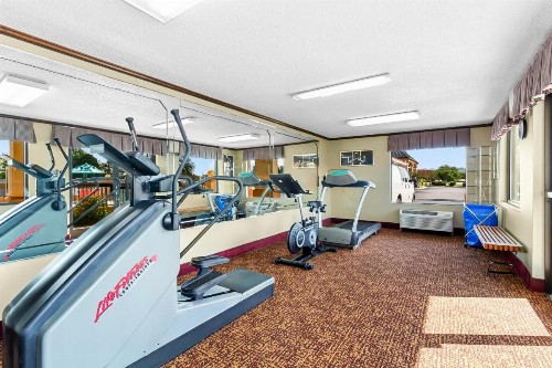Quality Inn & Suites Civic Center - image 5