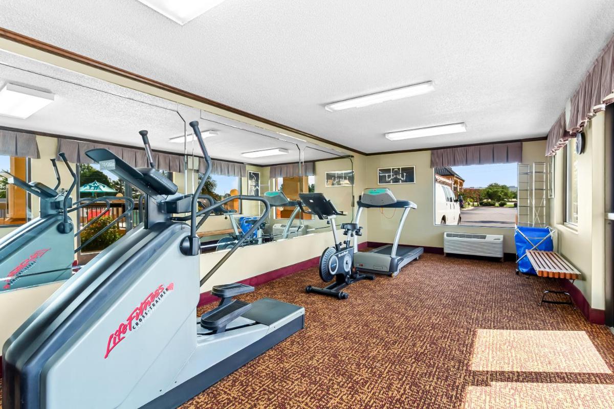Quality Inn & Suites Civic Center - image 5