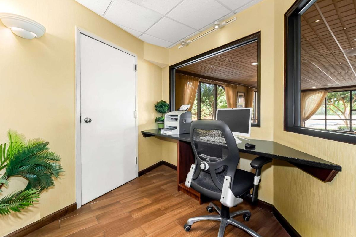 Quality Inn & Suites Civic Center - image 6