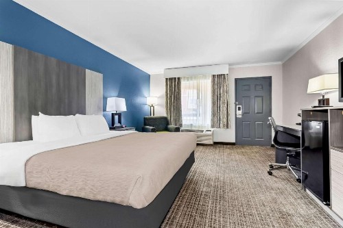Quality Inn & Suites Civic Center - image 8