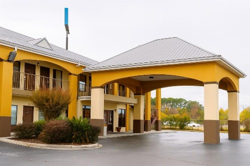 Florence Inn and Suites - image 20