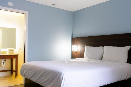 Florence Inn and Suites - image 21