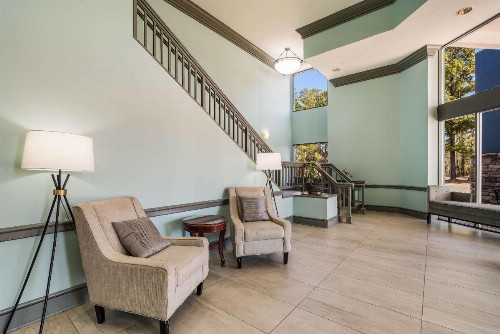 Clarion Inn & Suites - image 12