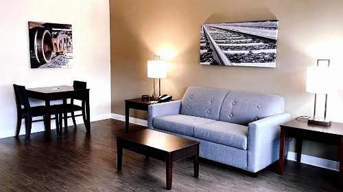 Clarion Inn & Suites - image 15