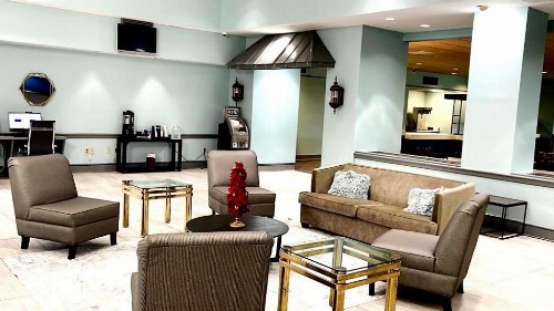 Clarion Inn & Suites - image 29