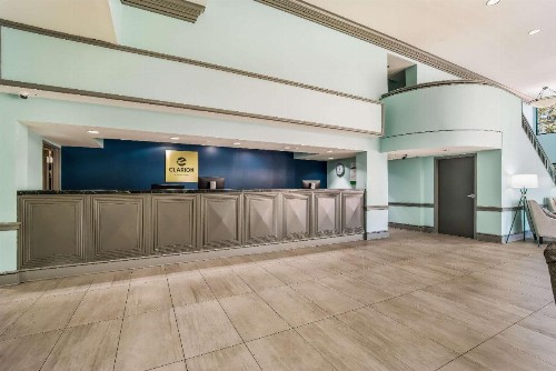 Clarion Inn & Suites - image 6