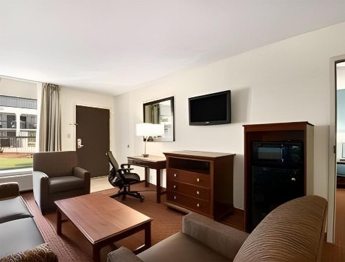 Baymont Inn & Suites by Wyndham Florence - image 23