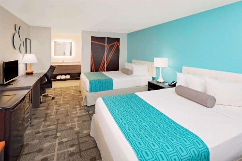 Howard Johnson by Wyndham Florence - image 32