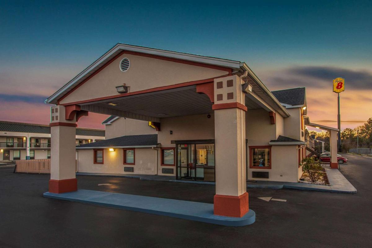 Super 8 by Wyndham Florence - main image