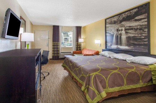 Super 8 by Wyndham Florence - image 15