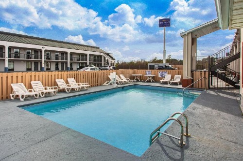 Super 8 by Wyndham Florence - image 25