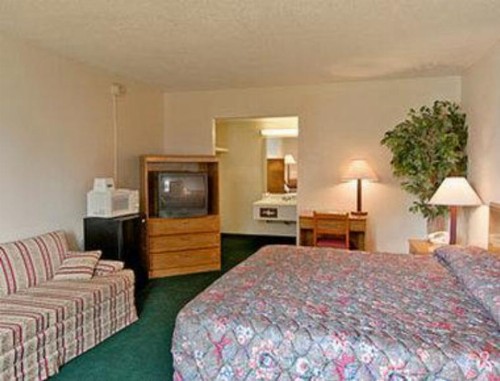 Travelodge by Wyndham Florence - image 9