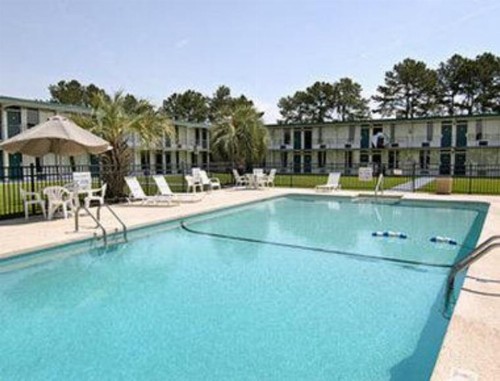 Travelodge by Wyndham Florence - image 2