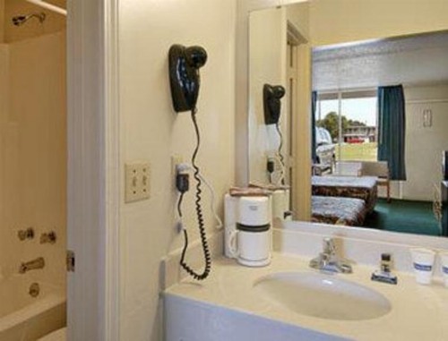 Travelodge by Wyndham Florence - image 7