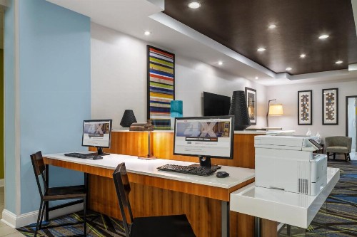 Holiday Inn Express & Suites Florence an IHG Hotel - image 25