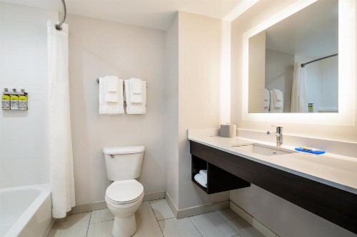 Holiday Inn Express & Suites Florence an IHG Hotel - image 30