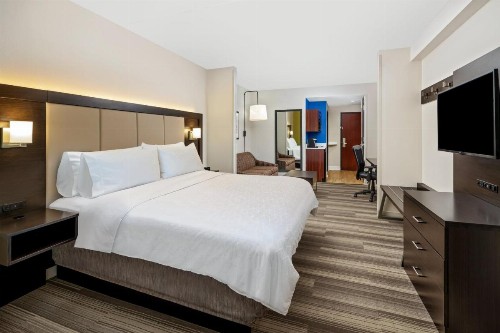 Holiday Inn Express & Suites Florence an IHG Hotel - image 31