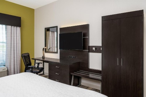 Holiday Inn Express & Suites Florence an IHG Hotel - image 35