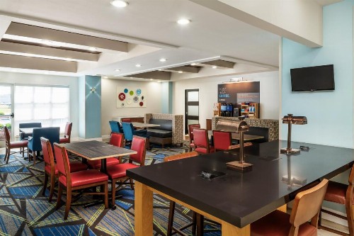 Holiday Inn Express & Suites Florence an IHG Hotel - image 45