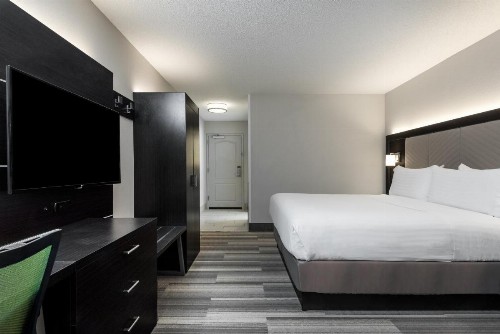Holiday Inn Express & Suites Florence I-95 & I-20 Civic Ctr an IHG Hotel - image 29