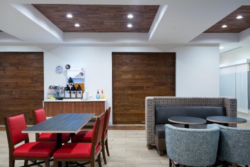 Holiday Inn Express & Suites Florence I-95 & I-20 Civic Ctr an IHG Hotel - image 3