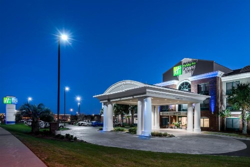 Holiday Inn Express & Suites Florence I-95 & I-20 Civic Ctr an IHG Hotel - image 32
