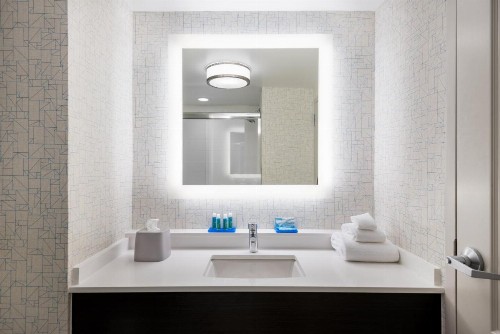 Holiday Inn Express & Suites Florence I-95 & I-20 Civic Ctr an IHG Hotel - image 45