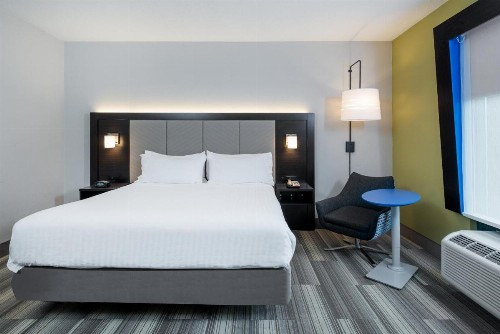 Holiday Inn Express & Suites Florence I-95 & I-20 Civic Ctr an IHG Hotel - image 8