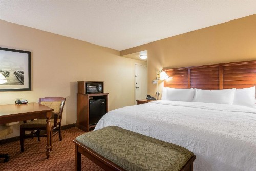 Hampton Inn & Suites Florence-North-I-95 - image 15
