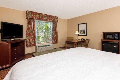 Hampton Inn & Suites Florence-North-I-95 - image 17