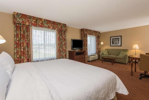 Hampton Inn & Suites Florence-North-I-95 - image 26